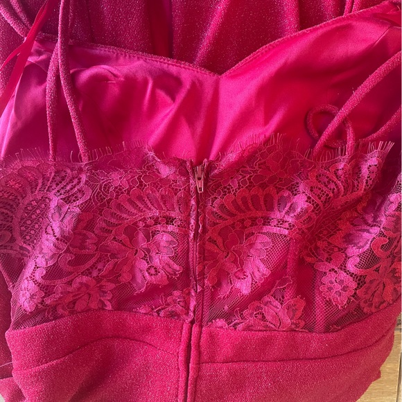 City Studios Junior's Double Strap Lace Back Gown Red Size 13 Side Slit - Picture 4 of 5